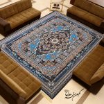 فرش ماشینی ۷۰۰ شانه دستباف گونه طرح آرتین آبی