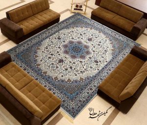 طرح کیانا دارای طرح لچک و ترنج