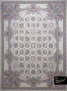 فرش طرح مربعی کرم