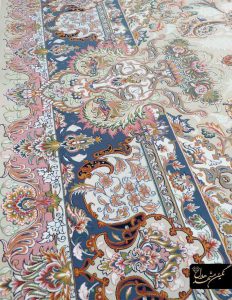 فرش ماشینی زمینه کرم طرح مه گل