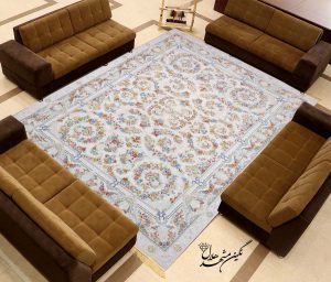 فرش هزار شانه افشان طرح ایلیا در رنگ کرم، نقره‌ای و دلفینی