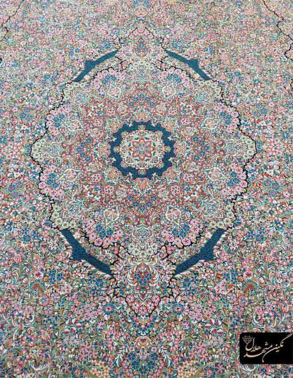 فرش 700 شانه کرمان گل ریز