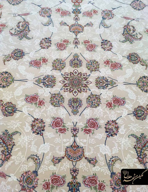 طرح گل سرخ محصول جدید کارخانه فرش کاشان 700 شانه