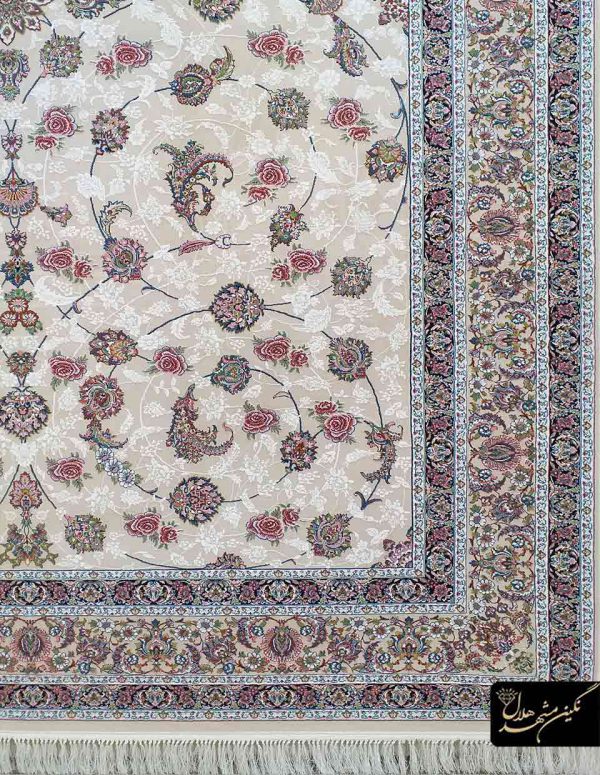 فرش درجه یک ماشینی 700 شانه کد ۱۳۰۶۶