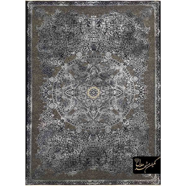 فرش کهنه نما با حاشیه باریک زمینه ذغالی