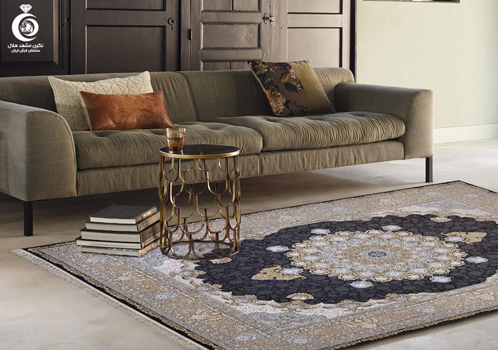 مبل خاکستری با فرش زمینه دودی